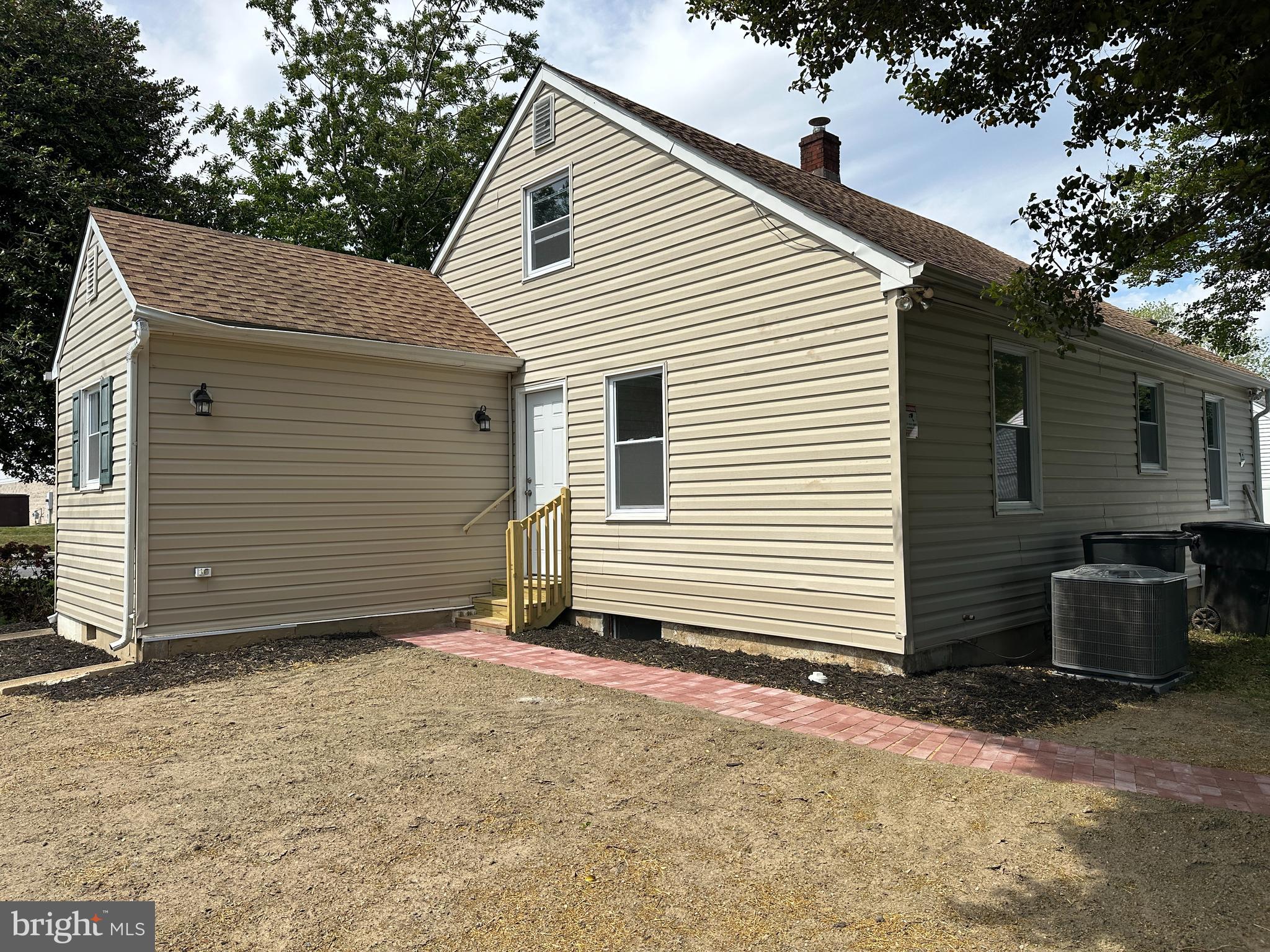 822 WHITE OAK ROAD
