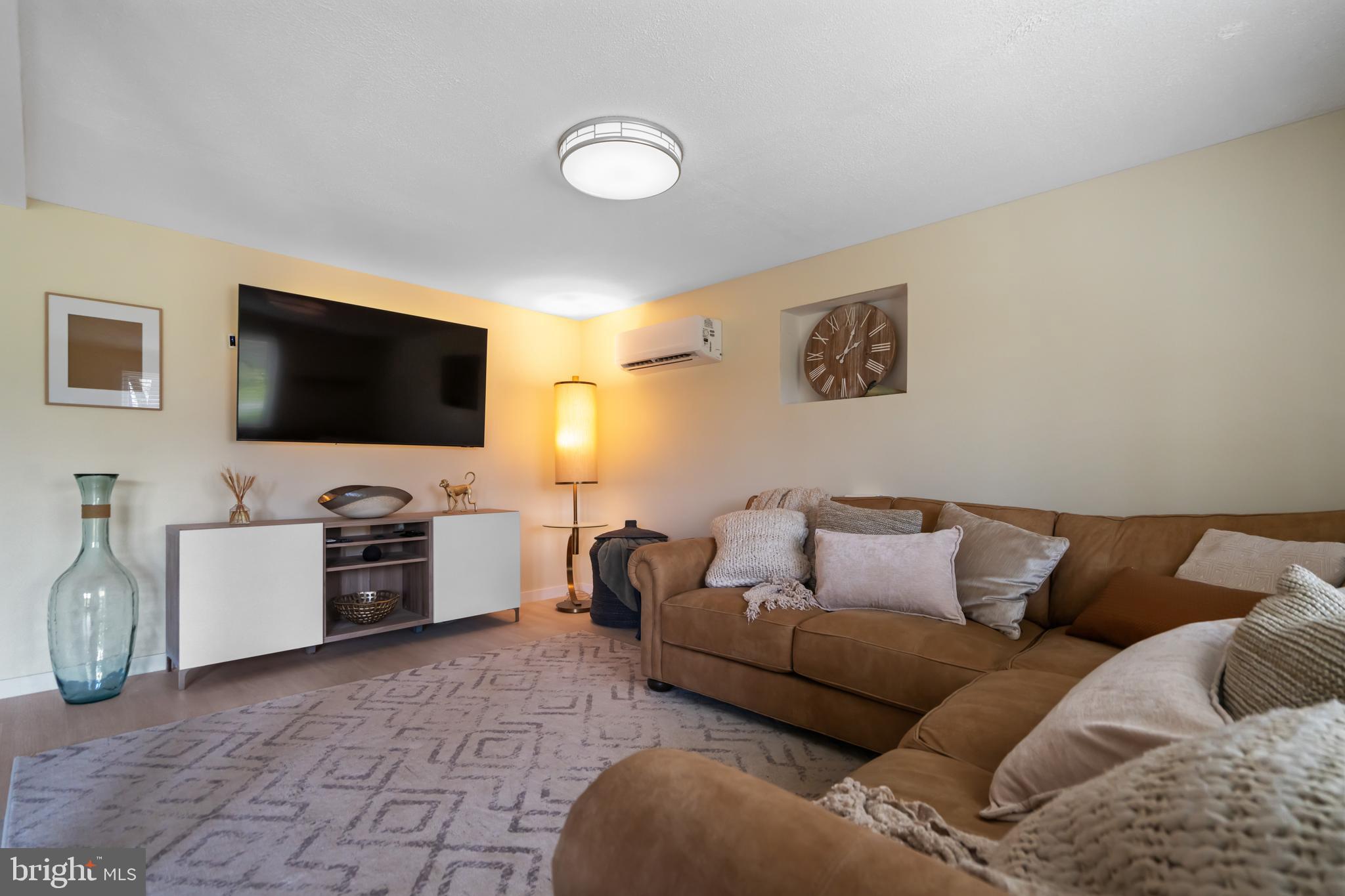 LAKE HOLIDAY ESTATES - Residential