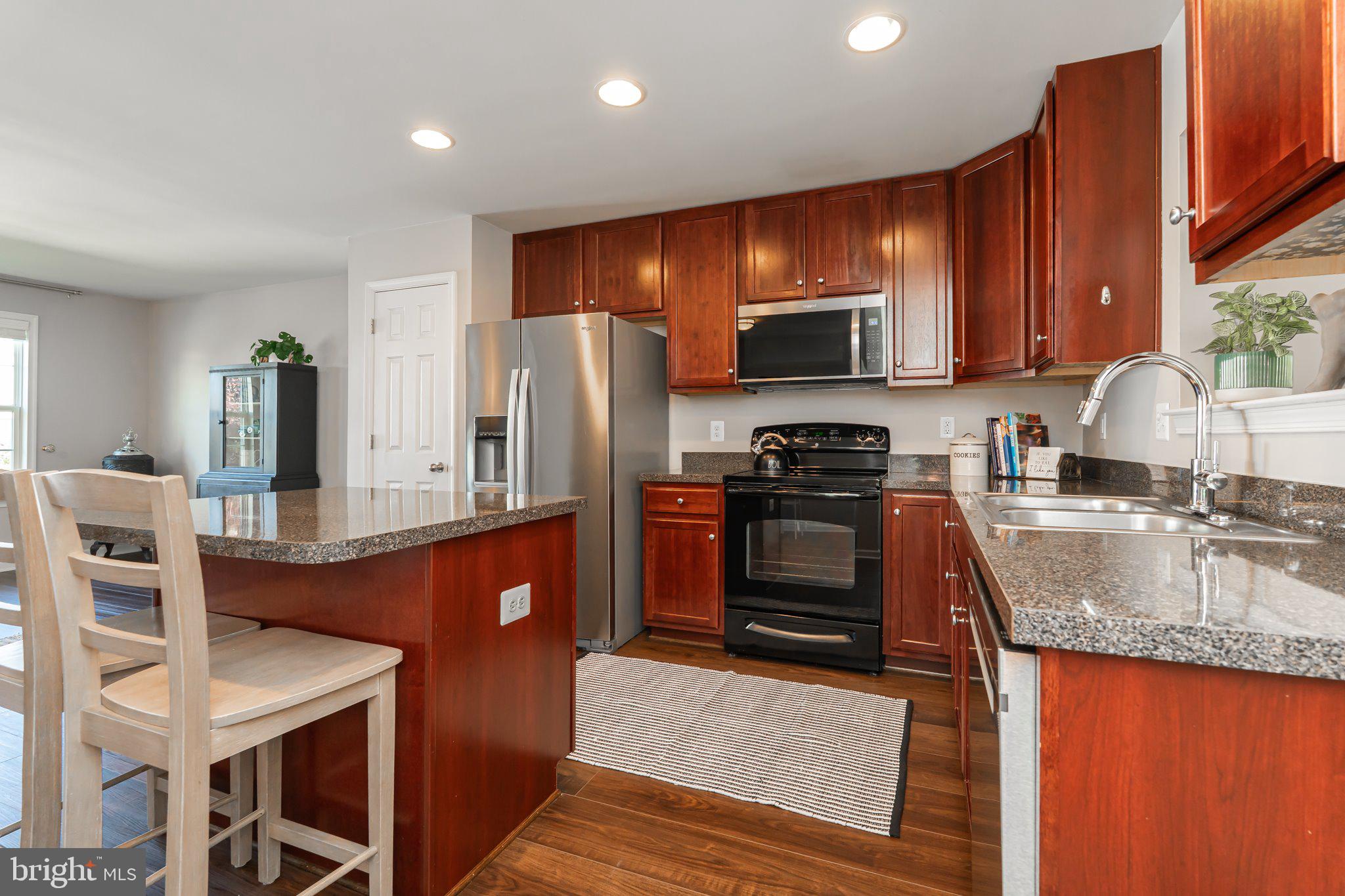 LAKELAND PLACE - Residential