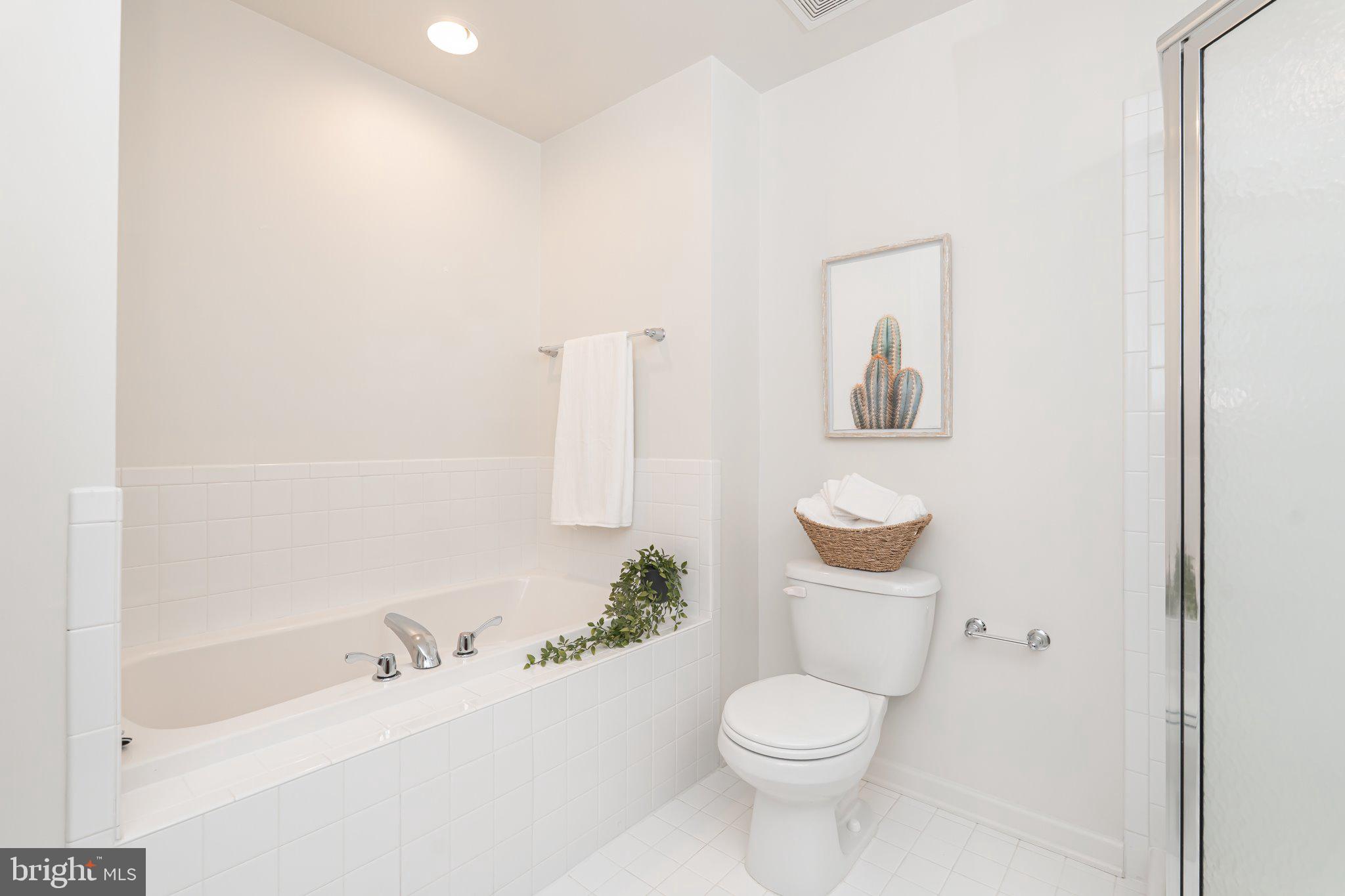 LAKELAND PLACE - Residential
