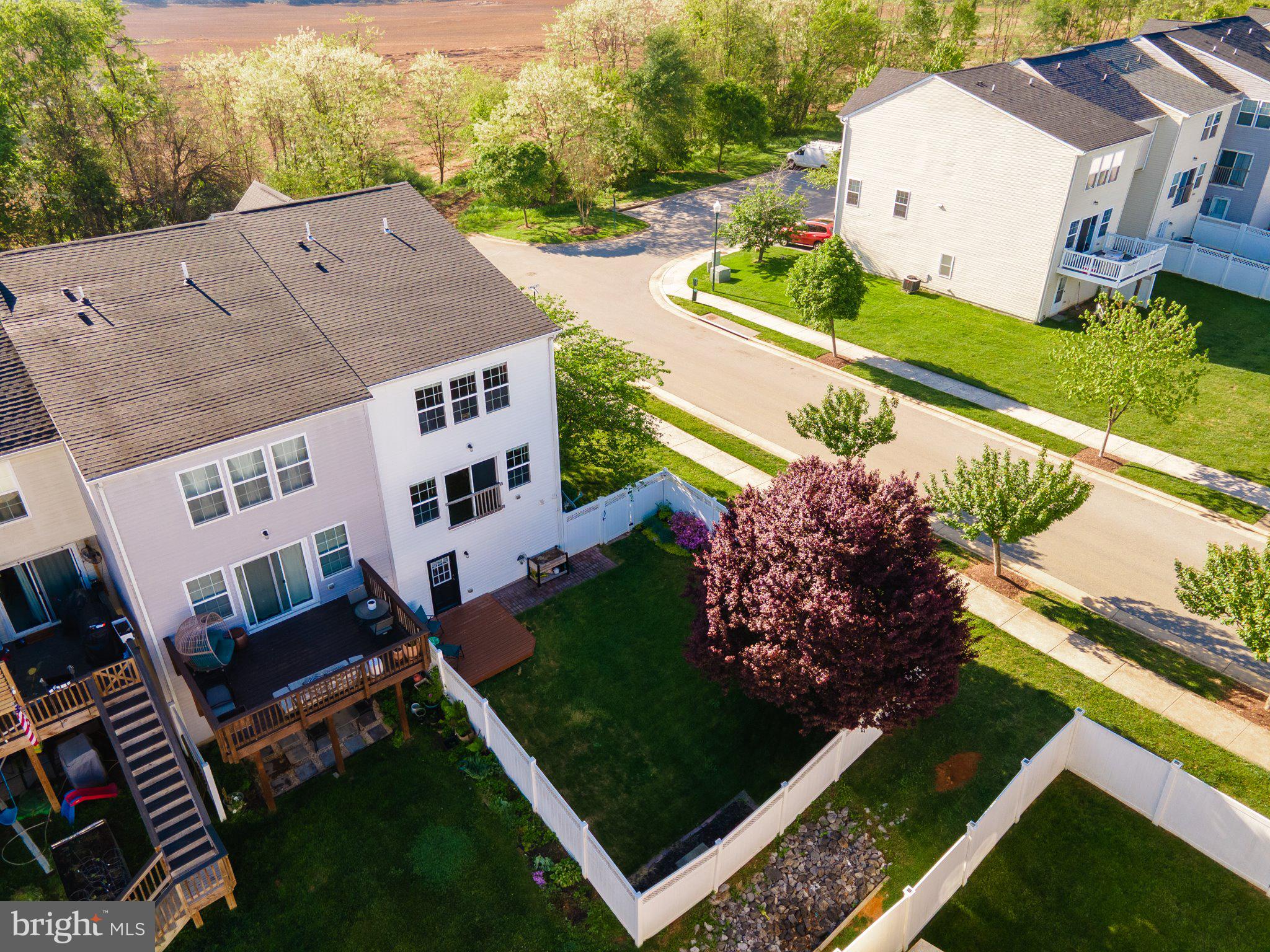 LAKELAND PLACE - Residential
