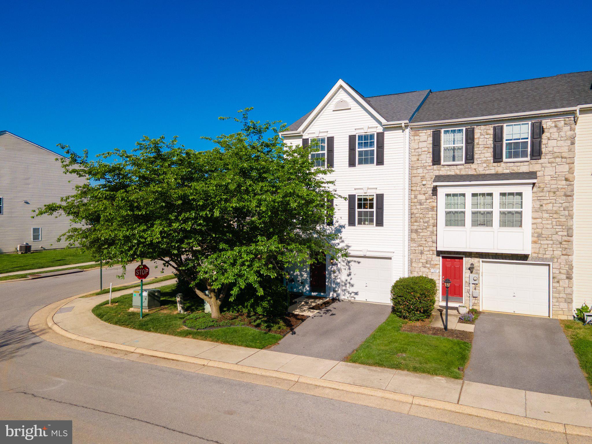 LAKELAND PLACE - Residential