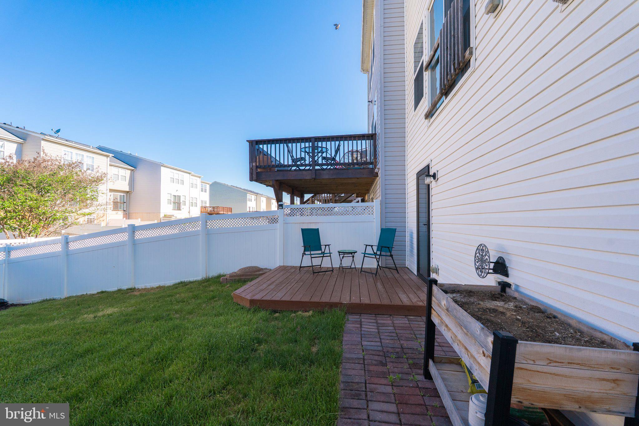 LAKELAND PLACE - Residential