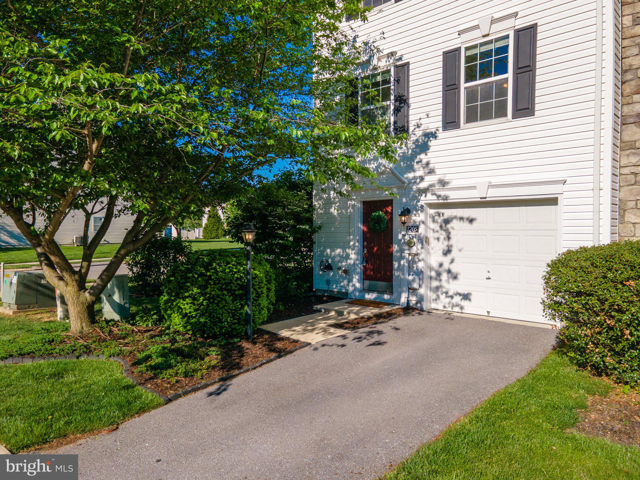 LAKELAND PLACE - Residential