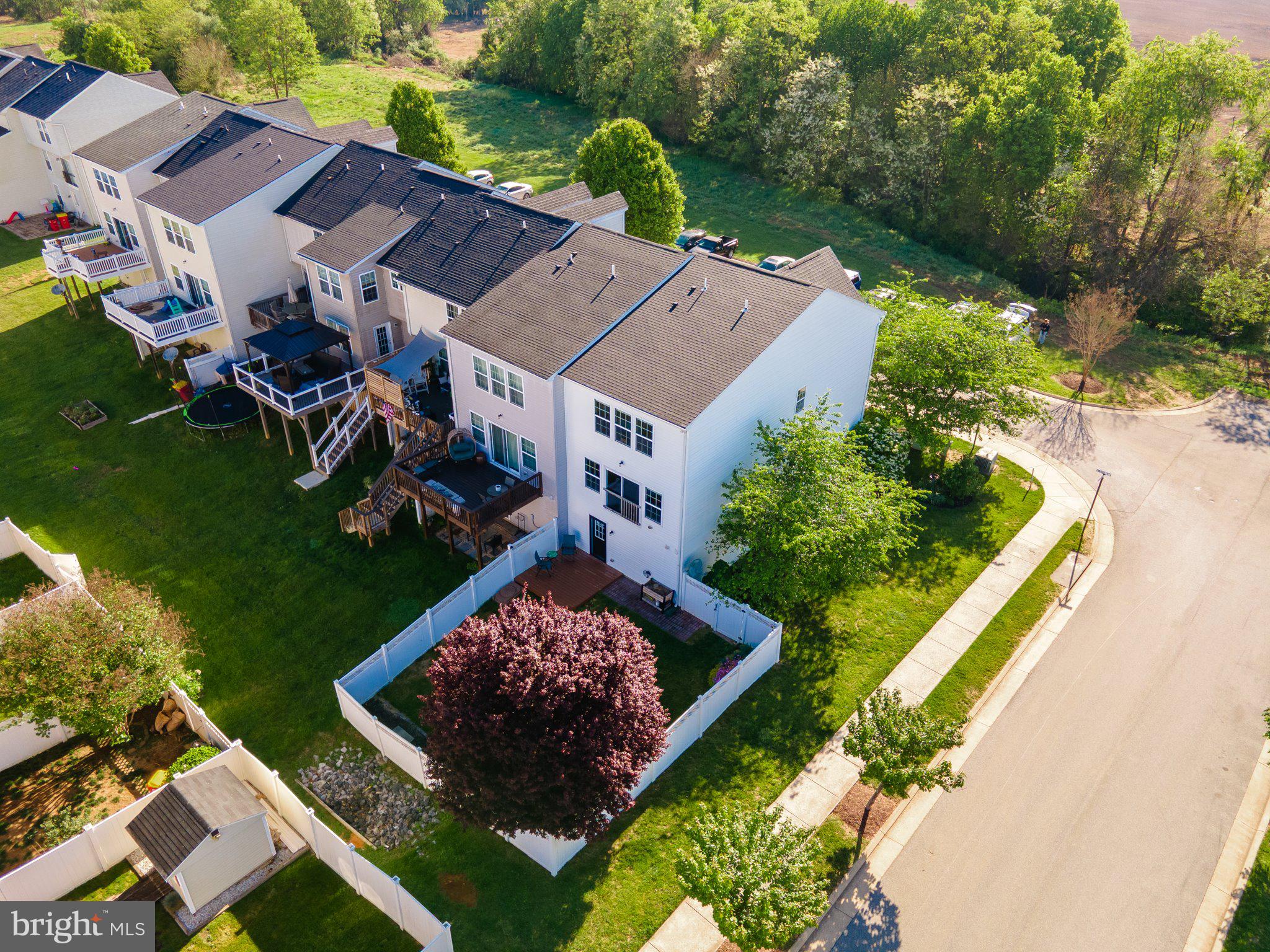 LAKELAND PLACE - Residential