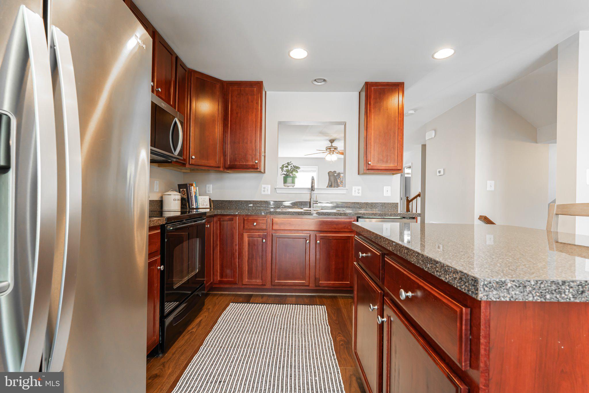 LAKELAND PLACE - Residential