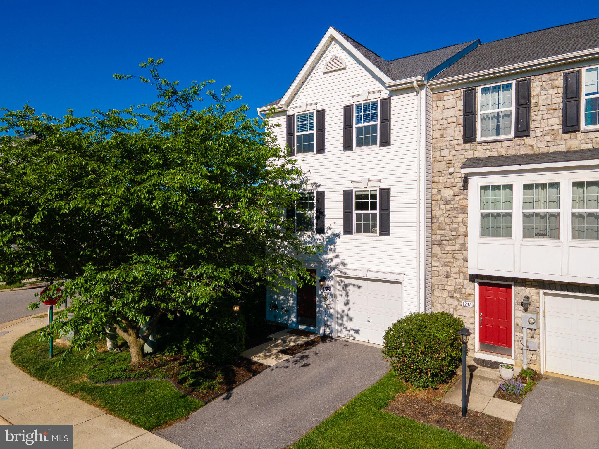 LAKELAND PLACE - Residential