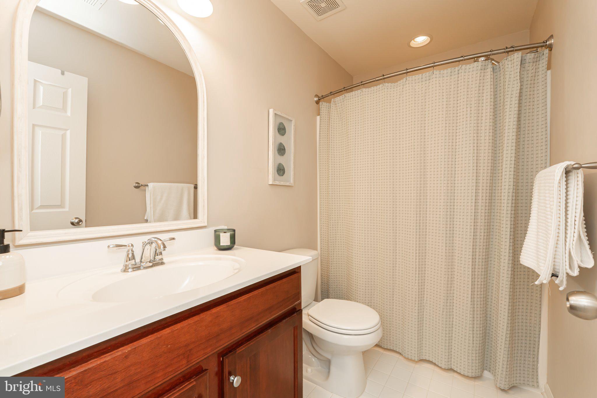 LAKELAND PLACE - Residential