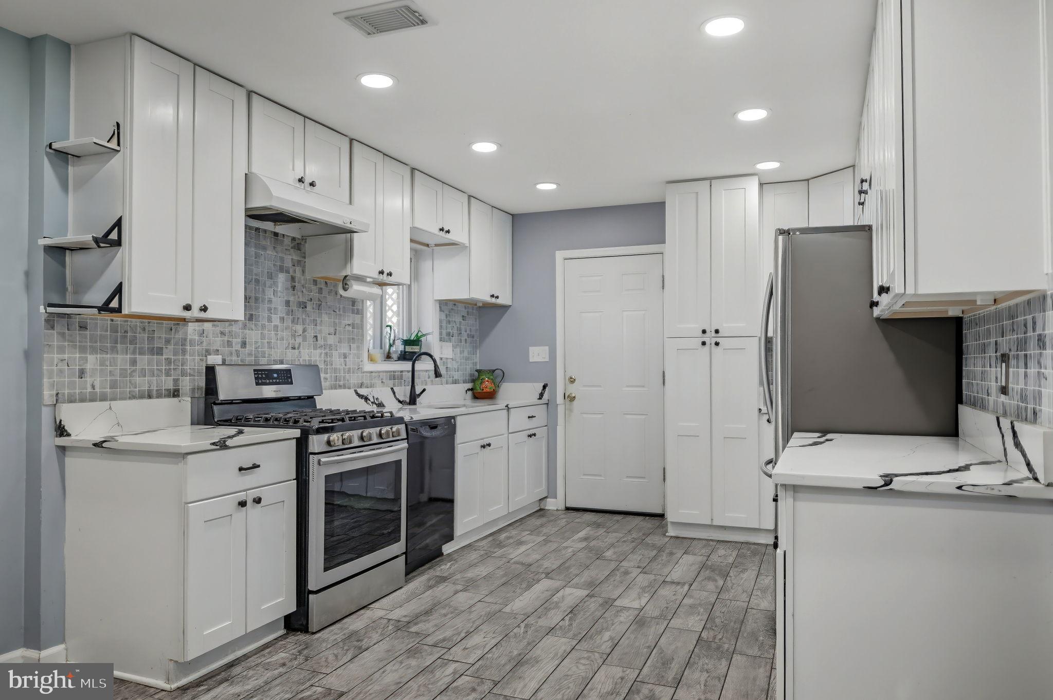 ROLLING RIDGE - Residential