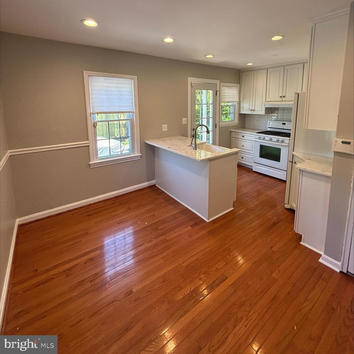 2504 STONE HEDGE DRIVE
