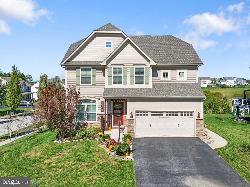 Photo of 1288 Alta Vista Way, SEVEN VALLEYS, PA 17360 (MLS # PAYK2090672)
