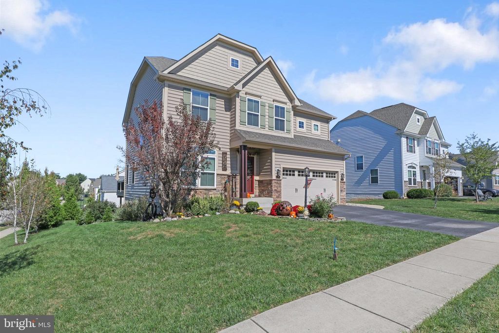 Photo of 1288 Alta Vista Way, SEVEN VALLEYS, PA 17360 (MLS # PAYK2090672)