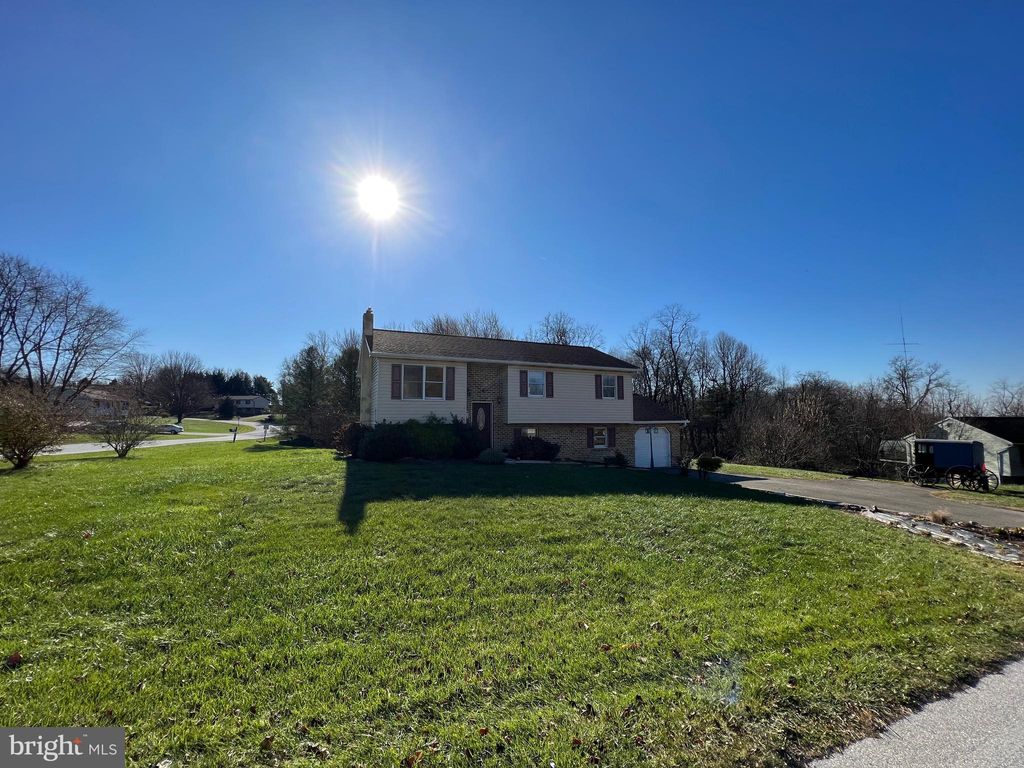 Photo of 38 DEN MAR DR, HOLTWOOD, PA 17532 (MLS # PALA2028386)