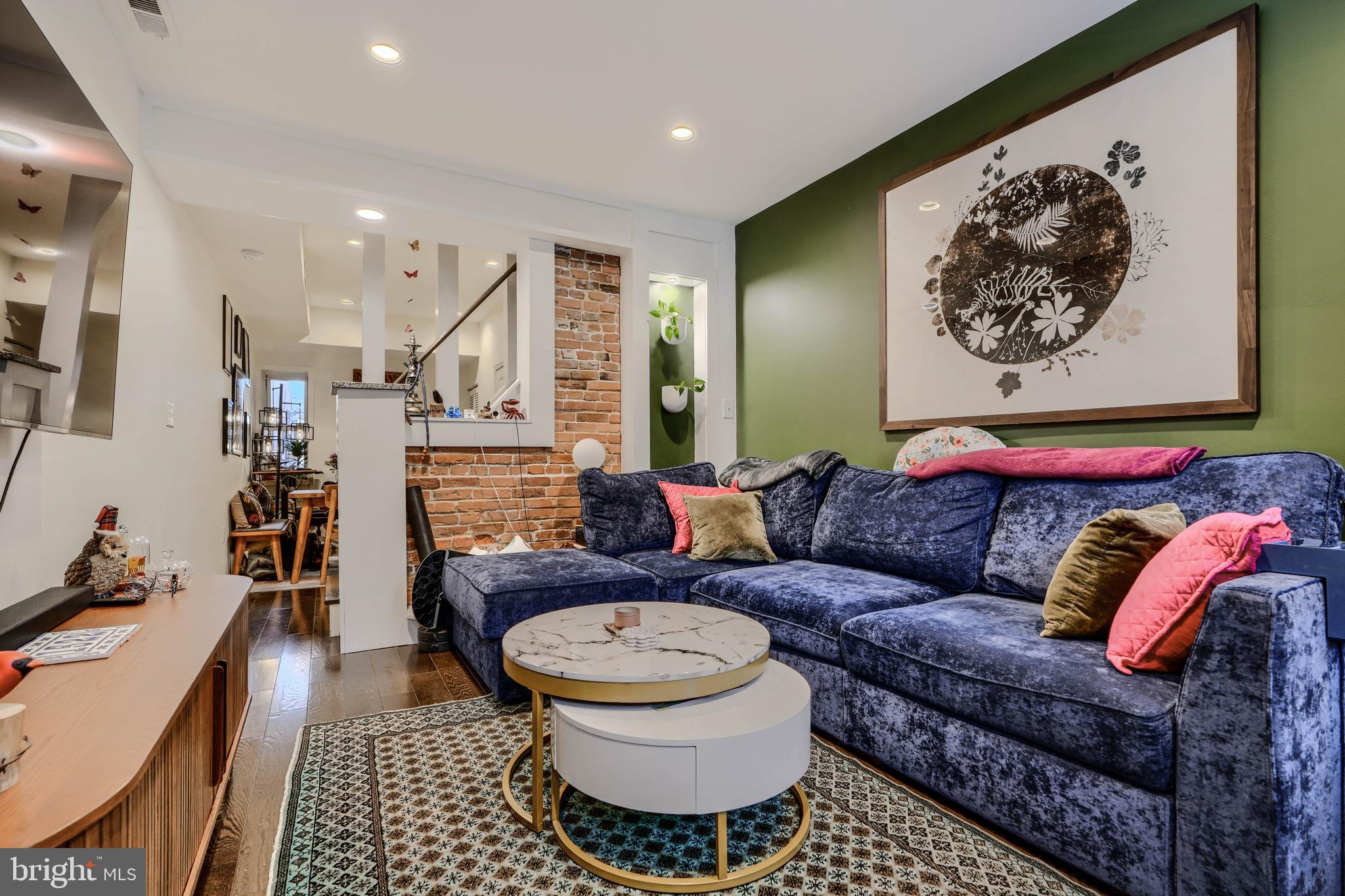 RIVERSIDE PARK - Residential Lease