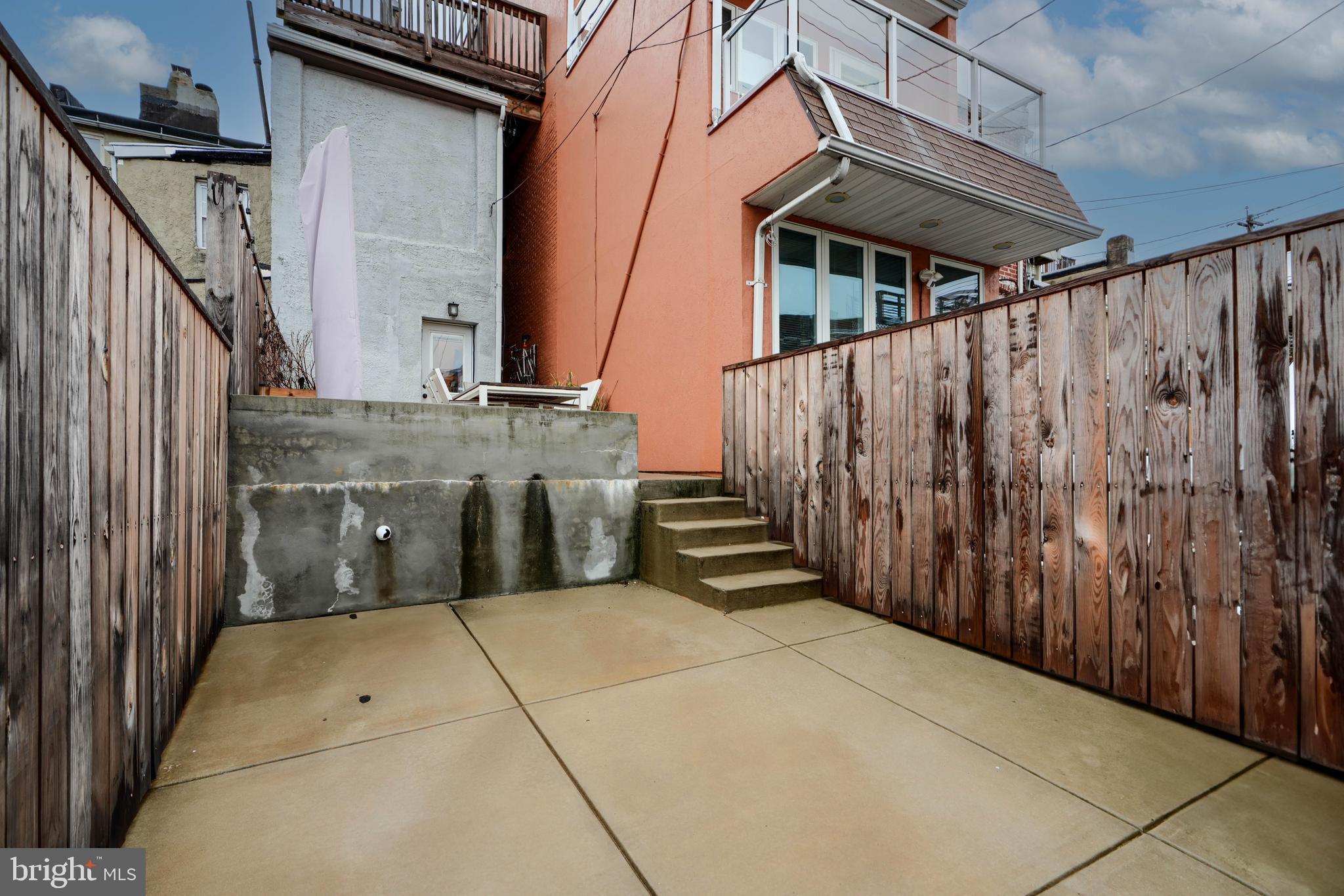 RIVERSIDE PARK - Residential Lease