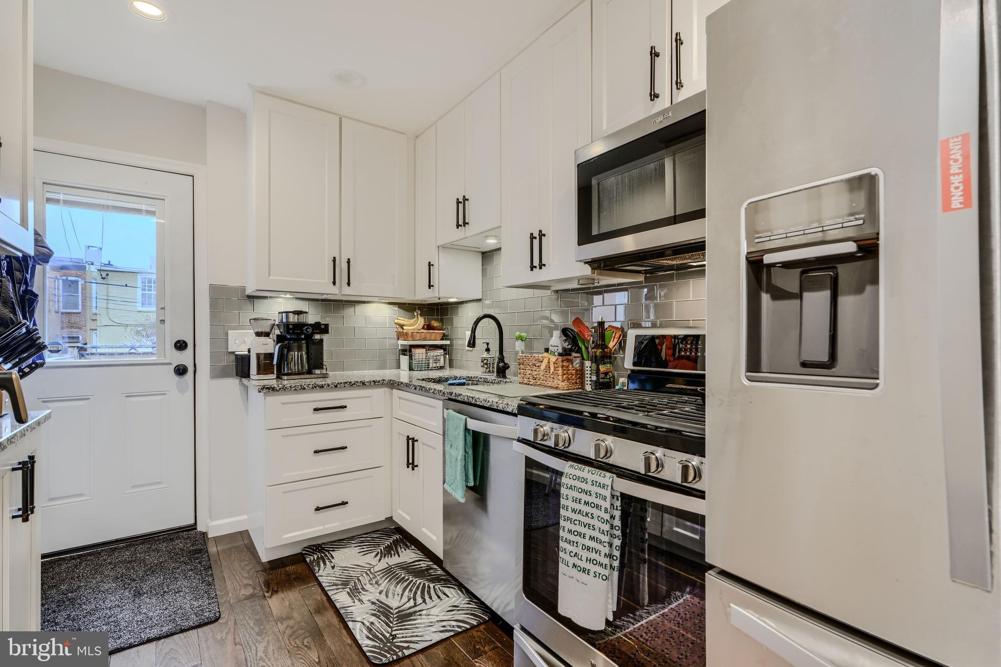 RIVERSIDE PARK - Residential Lease