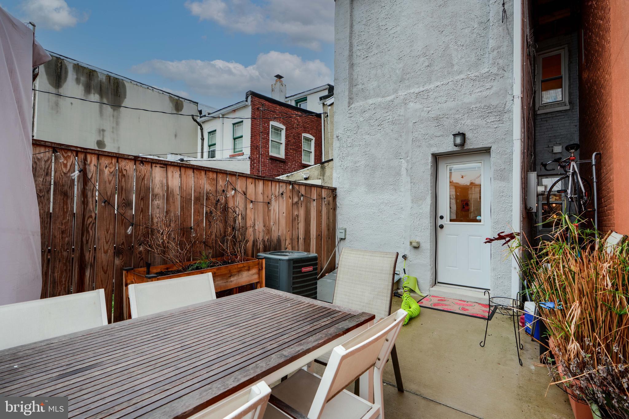 RIVERSIDE PARK - Residential Lease