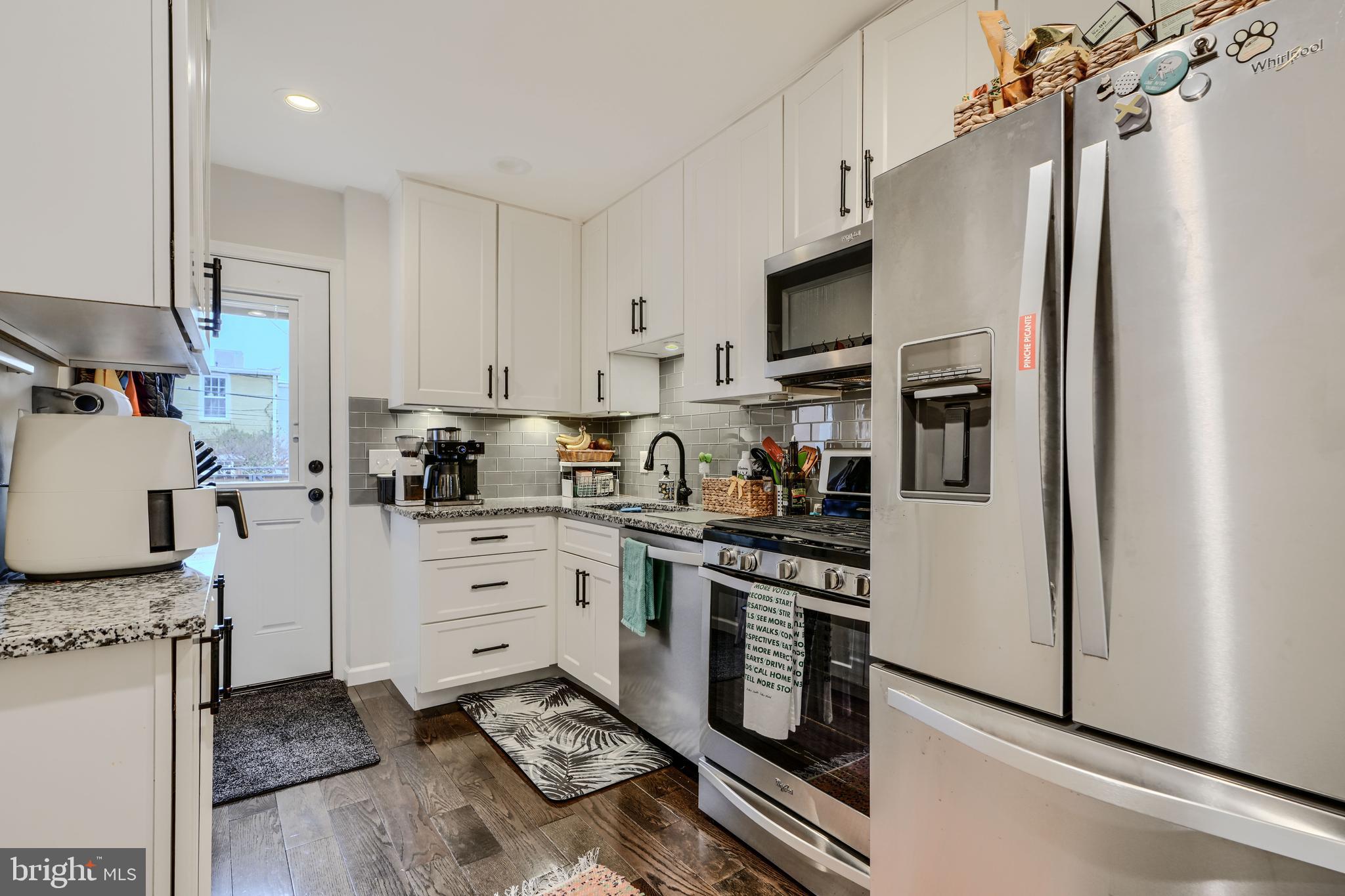 RIVERSIDE PARK - Residential Lease