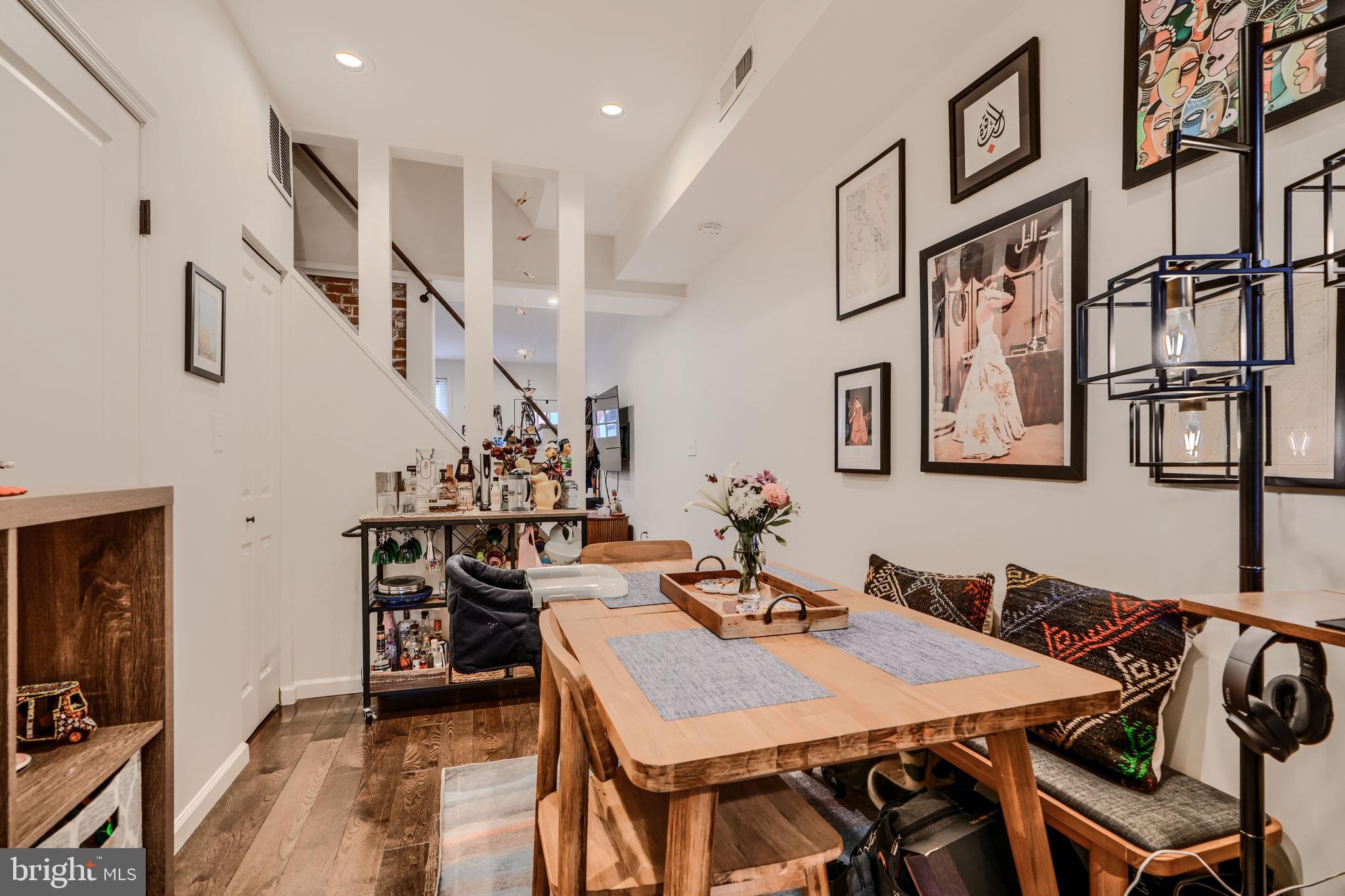 RIVERSIDE PARK - Residential Lease