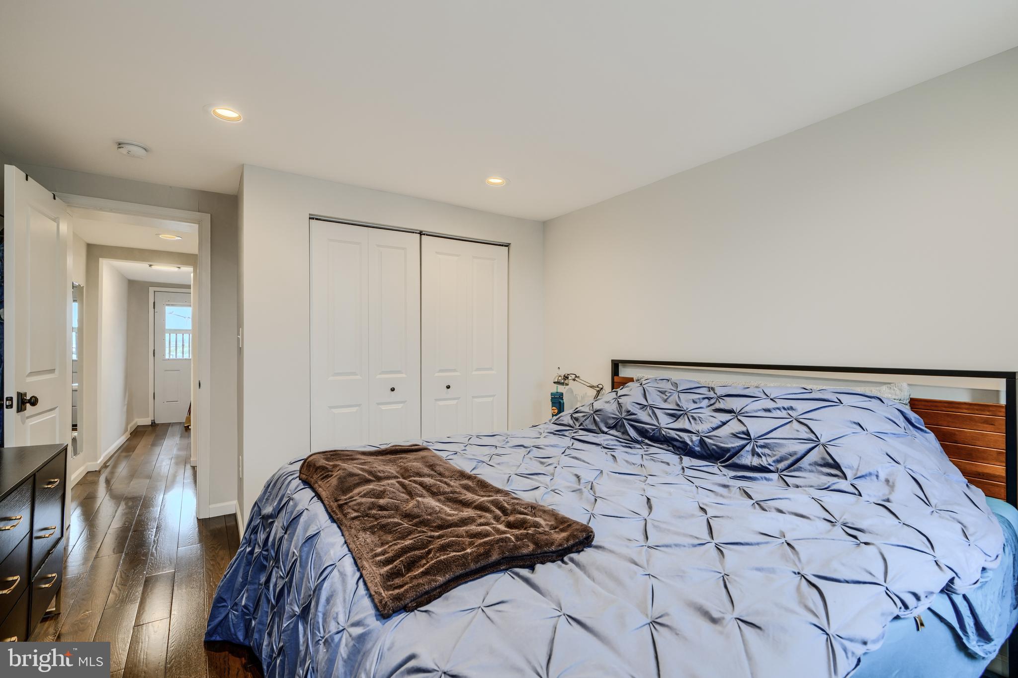 RIVERSIDE PARK - Residential Lease