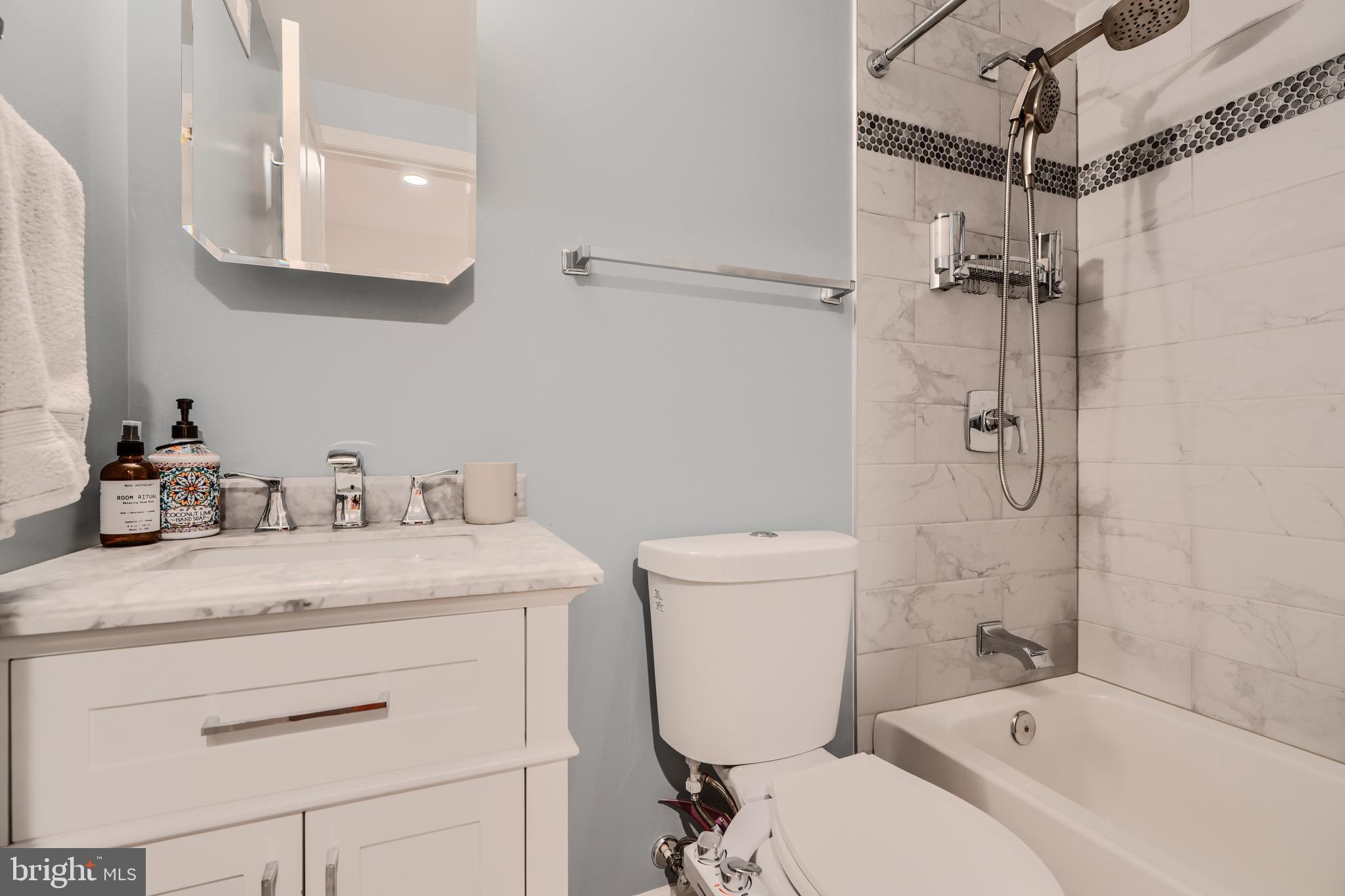 RIVERSIDE PARK - Residential Lease