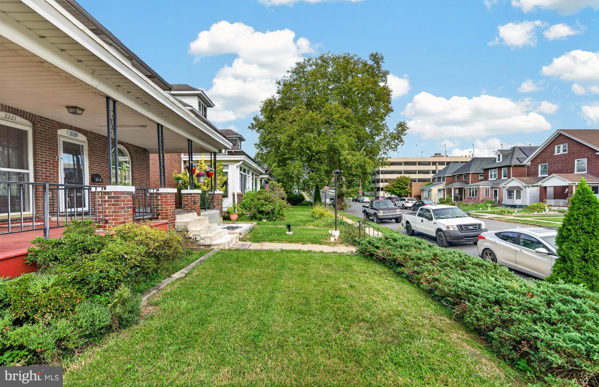 2221 FAIRVIEW