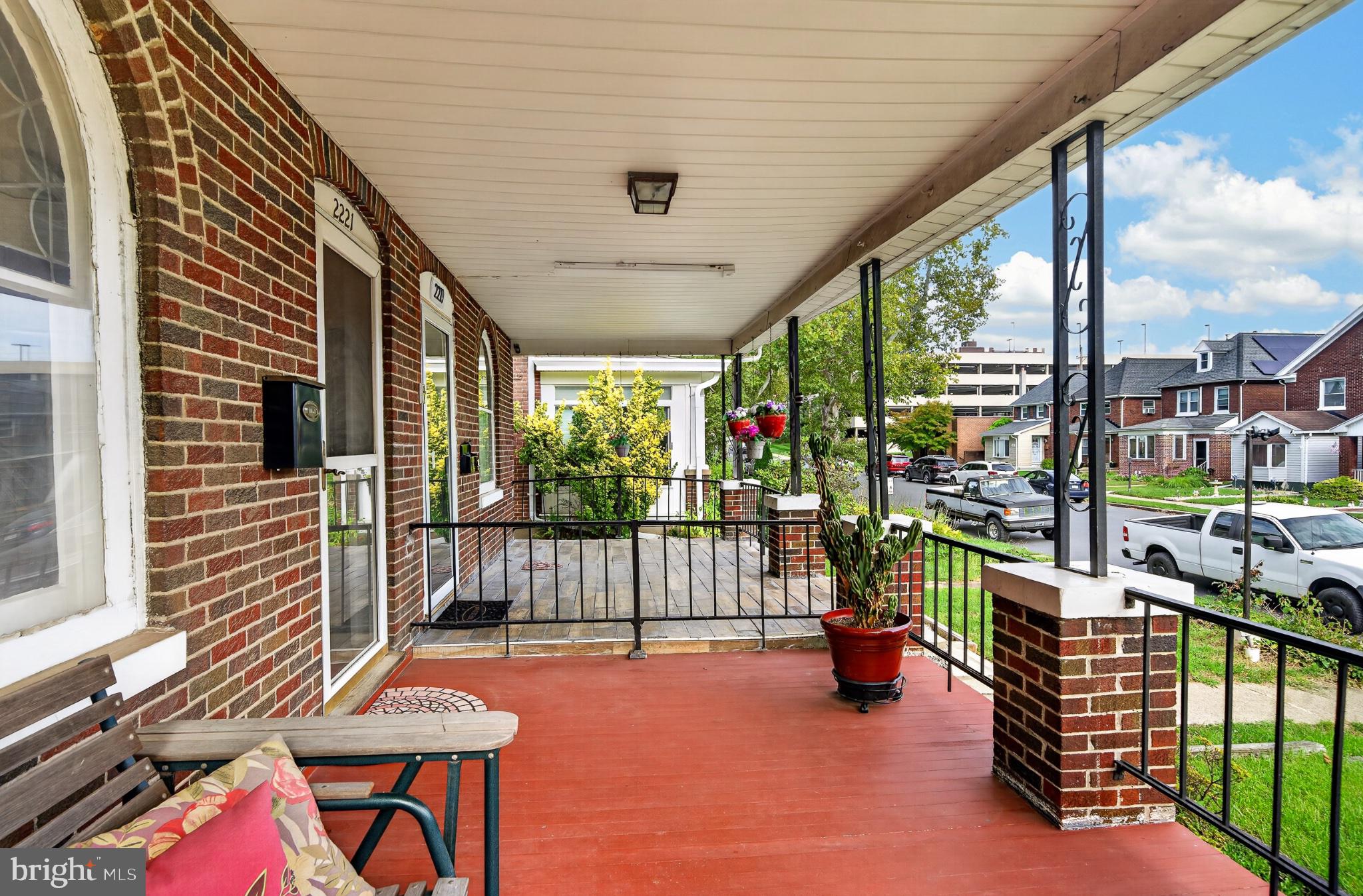 2221 FAIRVIEW