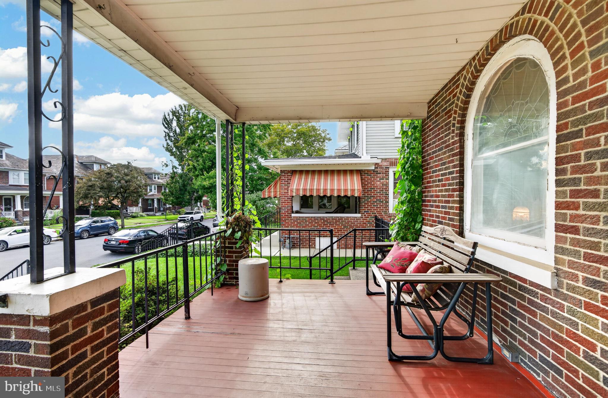 2221 FAIRVIEW