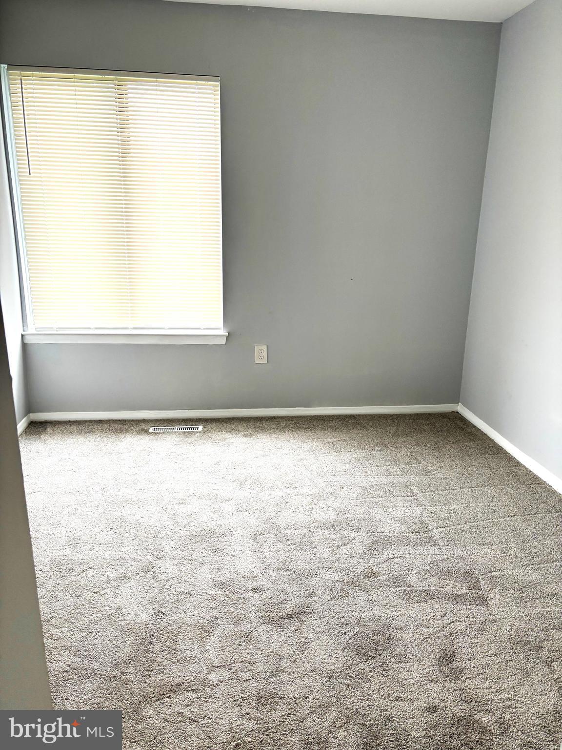 SEVEN COURTS - Residential Lease