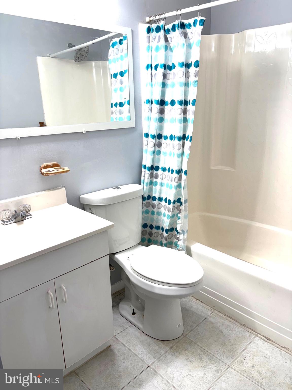 SEVEN COURTS - Residential Lease