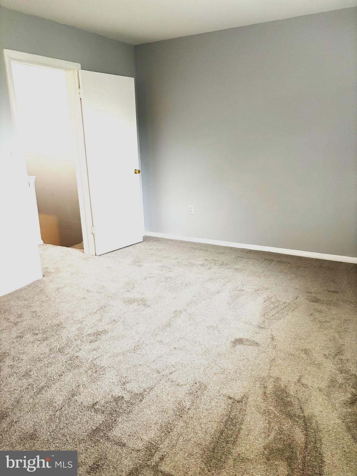 SEVEN COURTS - Residential Lease