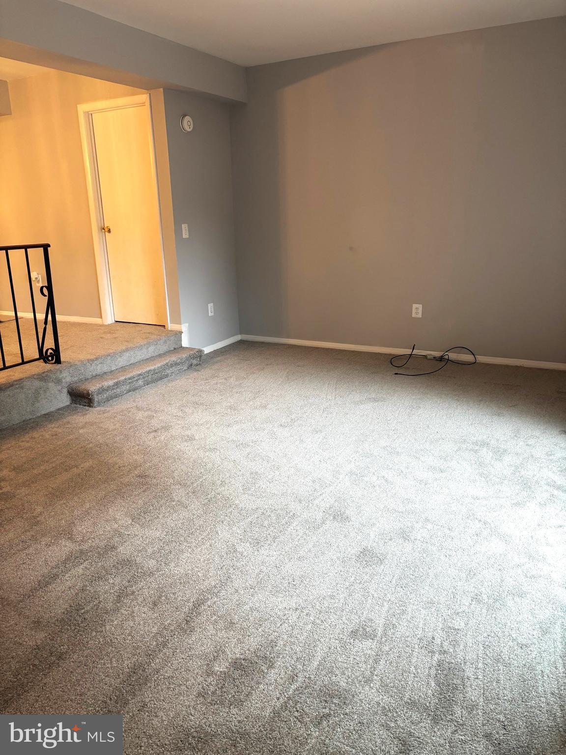 SEVEN COURTS - Residential Lease