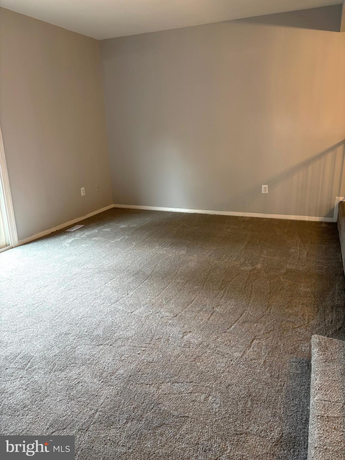 SEVEN COURTS - Residential Lease