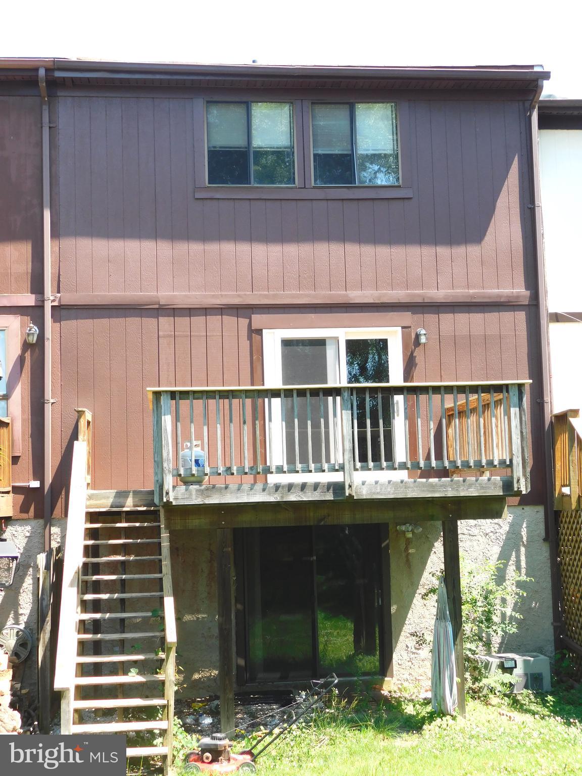 SEVEN COURTS - Residential Lease