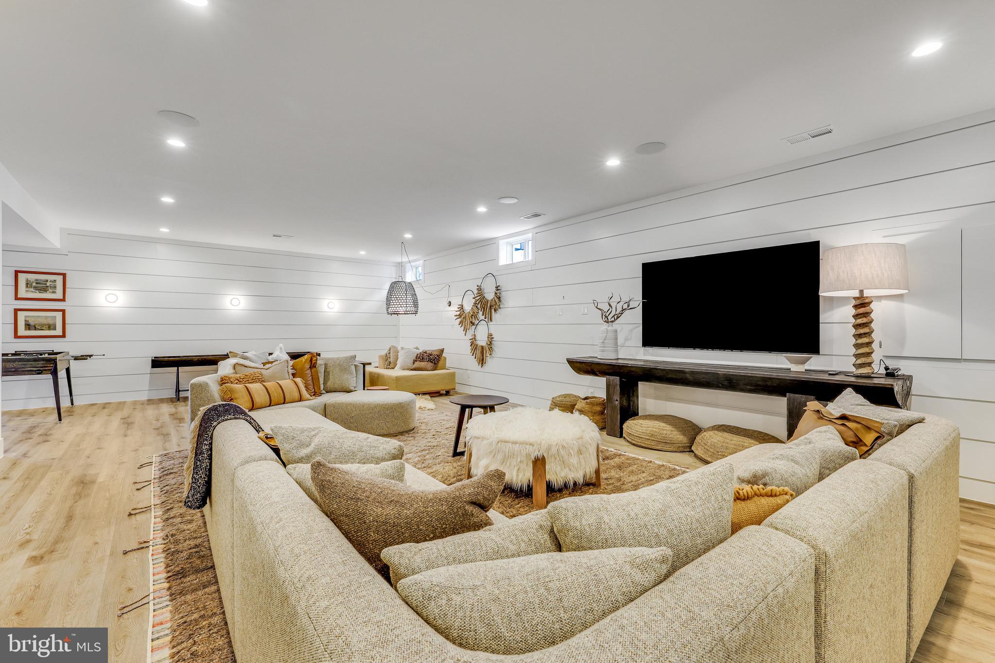 RETREAT AT MCLEAN AND MEHR FARM - Residential