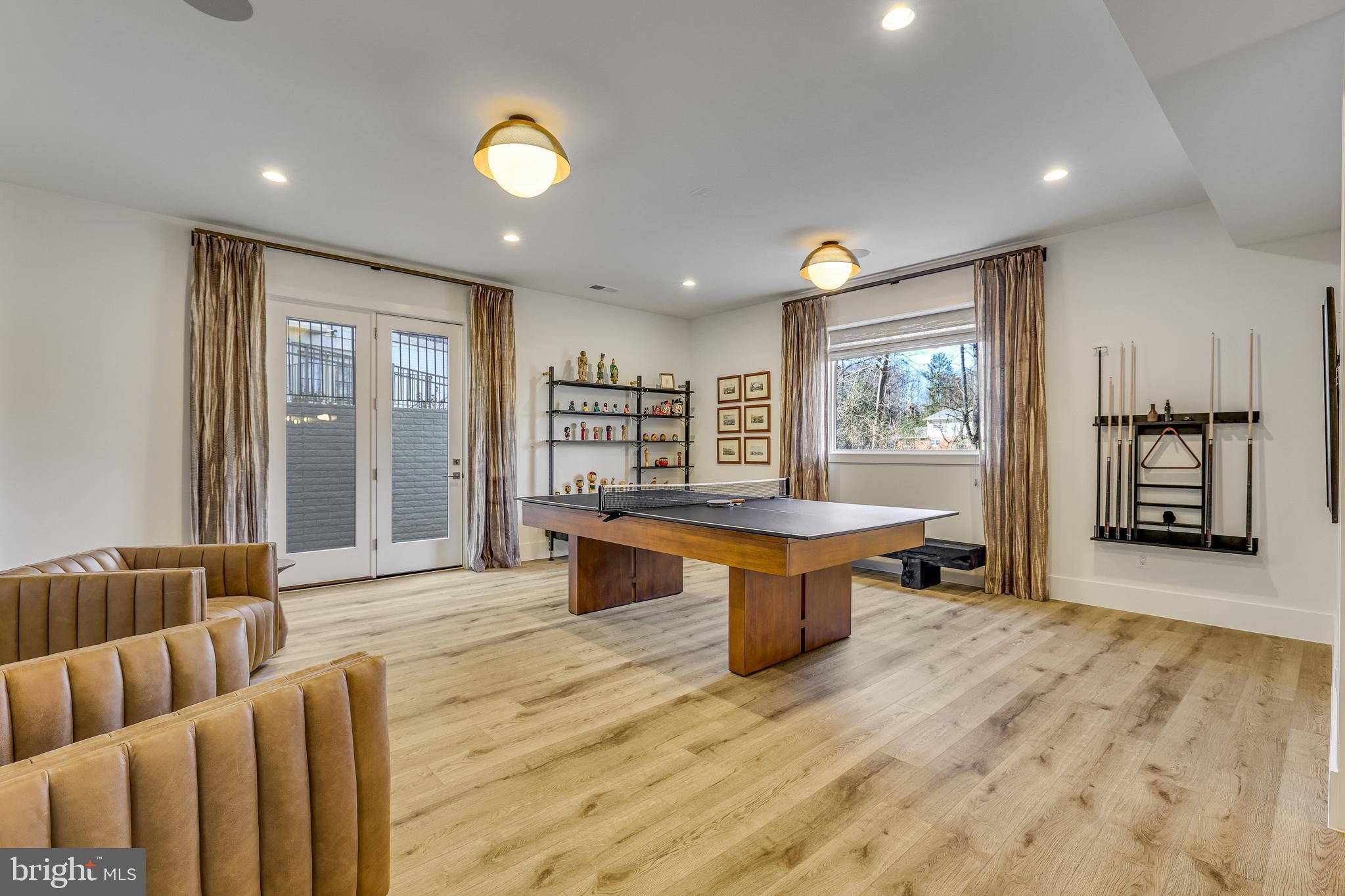 RETREAT AT MCLEAN AND MEHR FARM - Residential