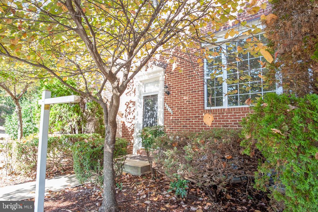 KINGSTOWNE - Residential Lease