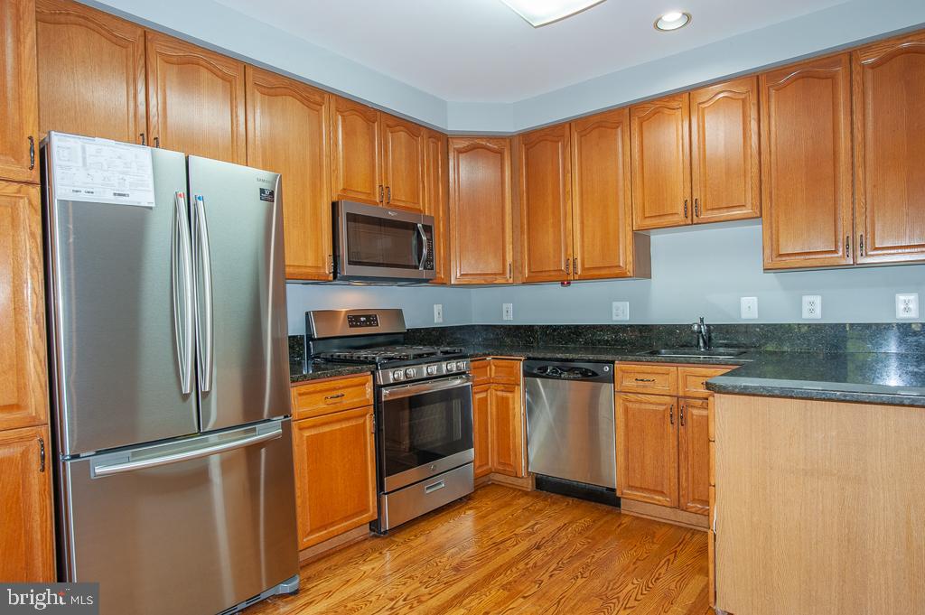 KINGSTOWNE - Residential Lease