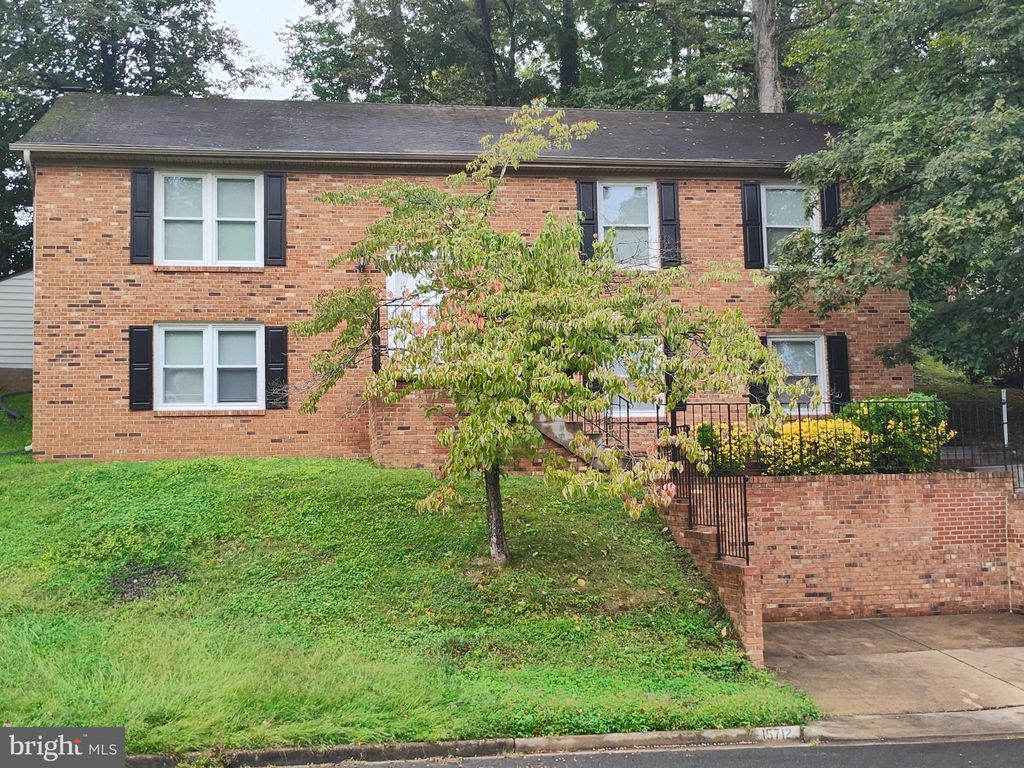 Photo of 15712 Brandywine Road, DUMFRIES, VA 22025 (MLS # VAPW2106946)