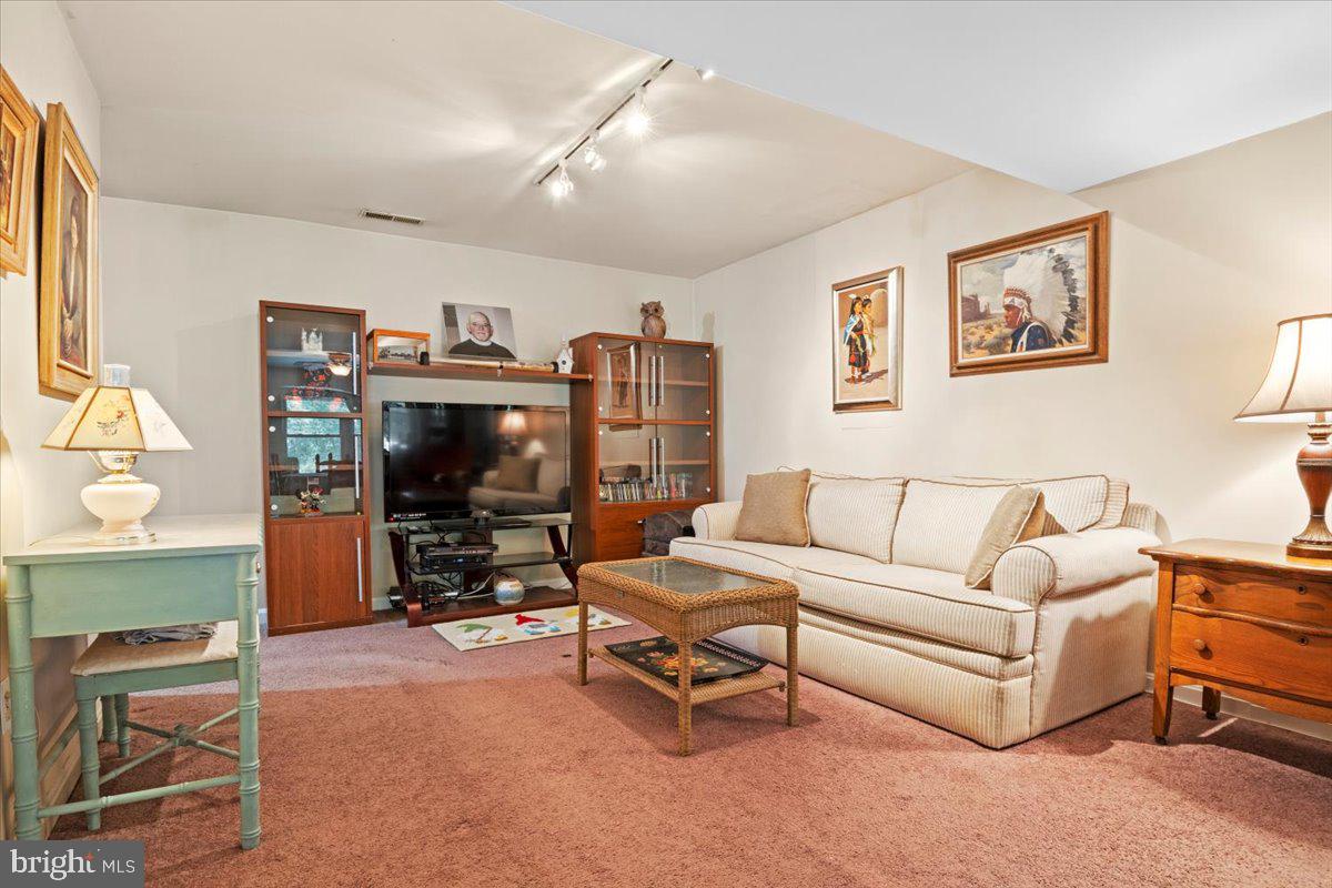 CAVALIER WOODS - Residential