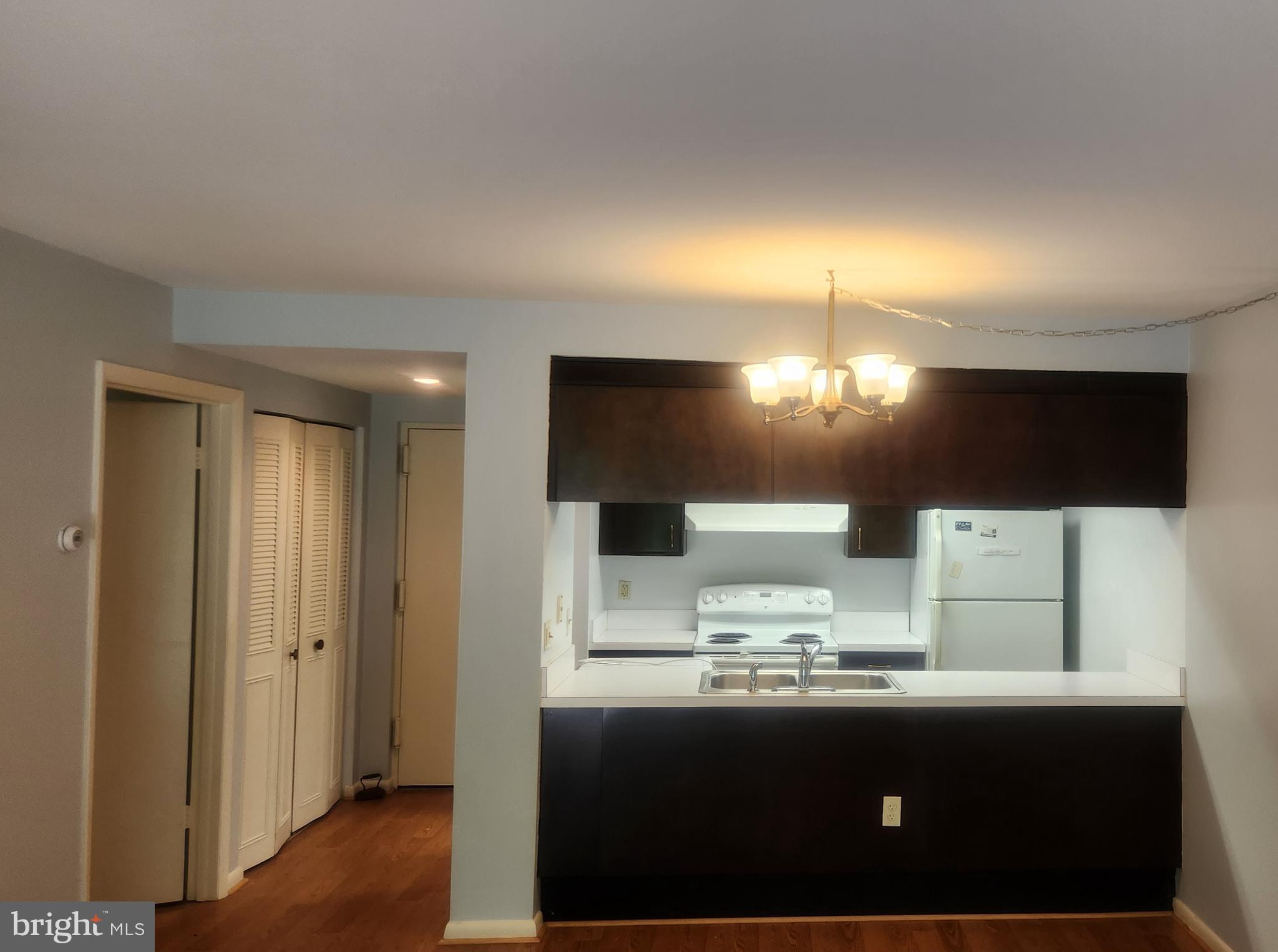 LEISURE WORLD - Residential Lease