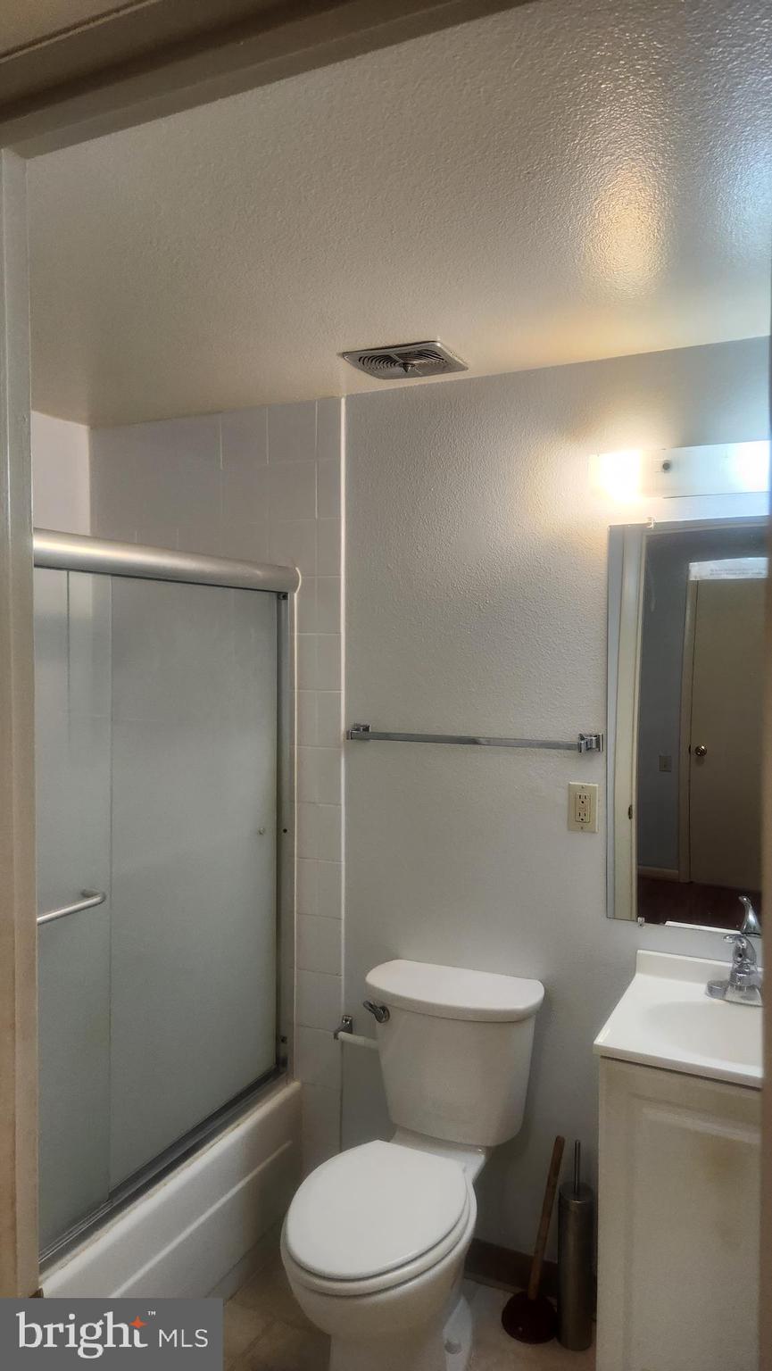 LEISURE WORLD - Residential Lease