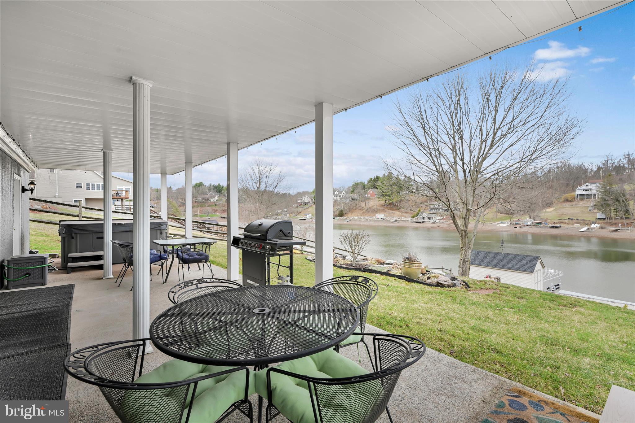 LAKE WYNONAH - Residential