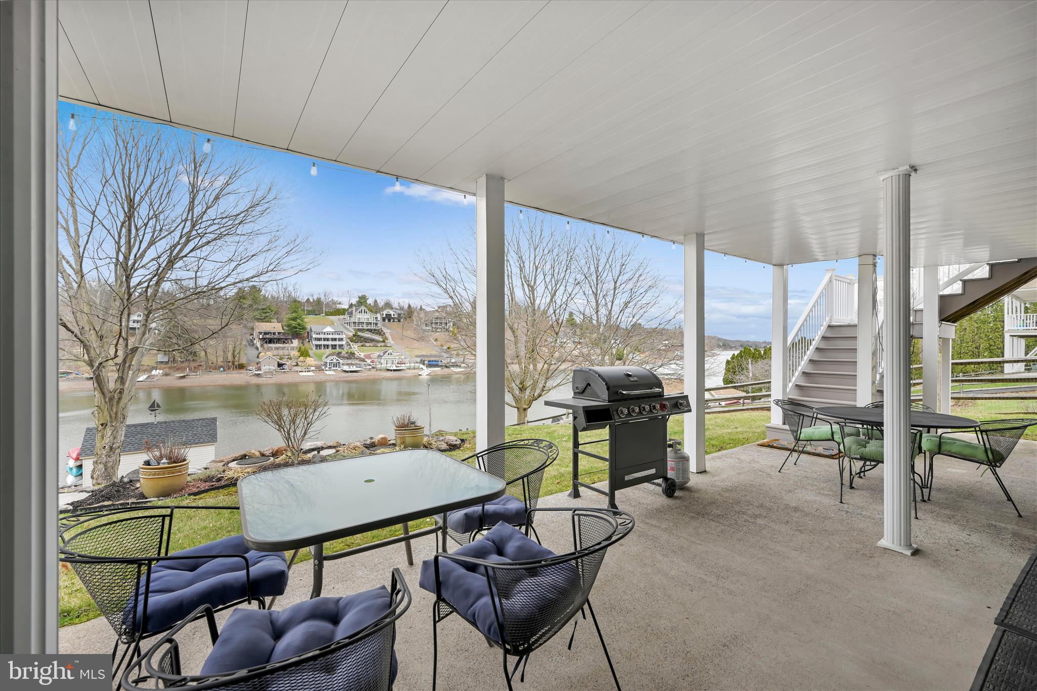 LAKE WYNONAH - Residential