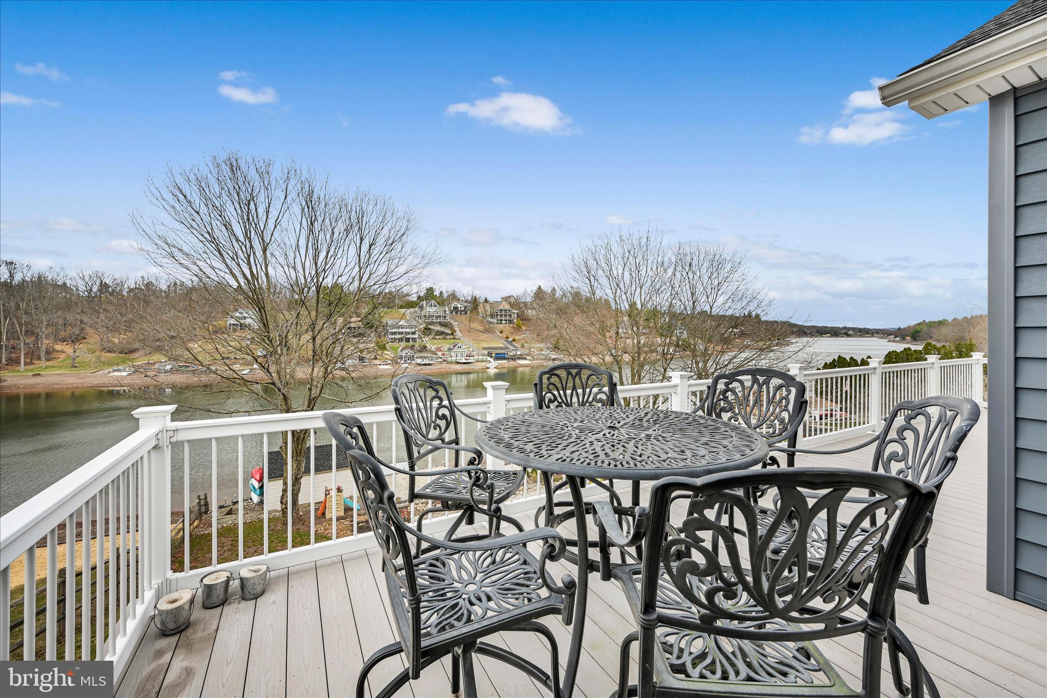 LAKE WYNONAH - Residential