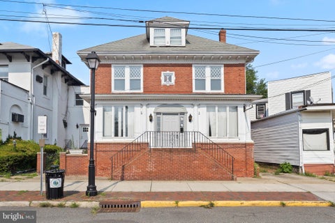 Photo of 467 High Street, BURLINGTON, NJ 08016 (MLS # NJBL2114942)