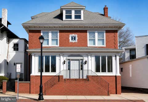 Photo of 467 High Street, BURLINGTON, NJ 08016 (MLS # NJBL2114942)