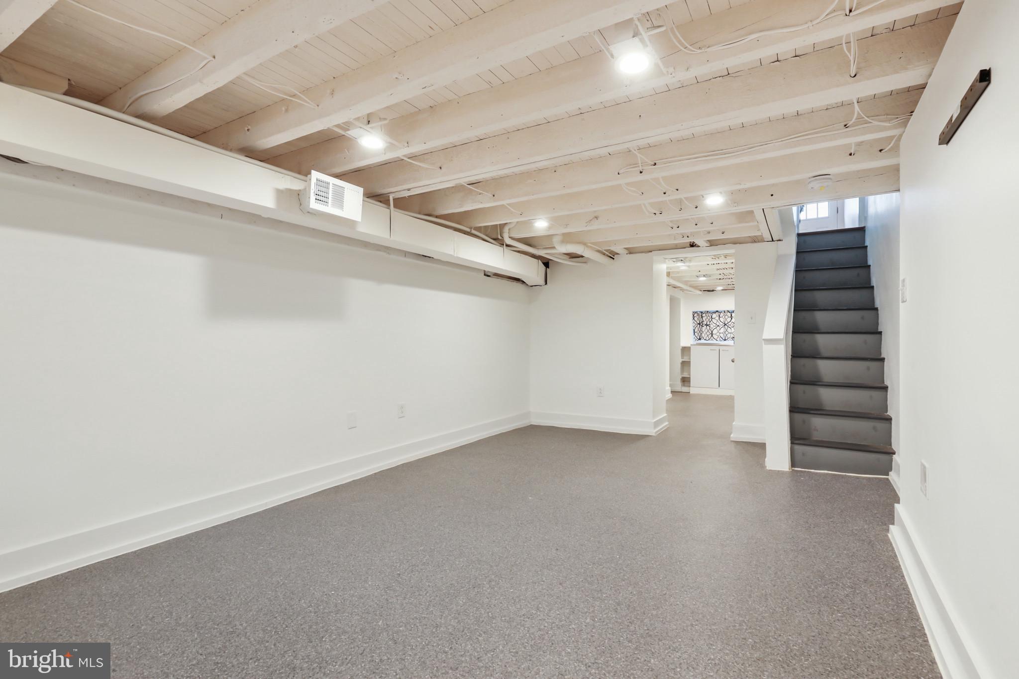 GREEKTOWN - Residential Lease