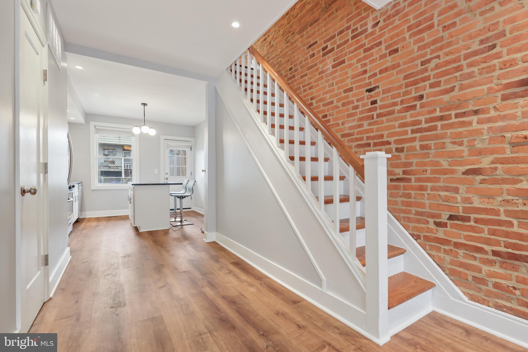 GREEKTOWN - Residential Lease
