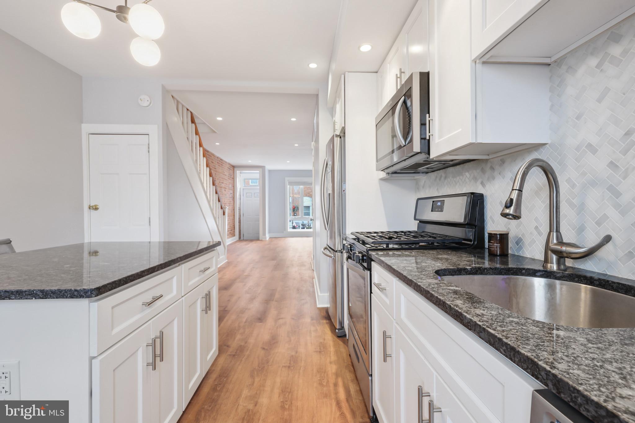 GREEKTOWN - Residential Lease